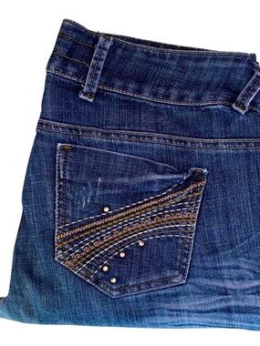 Almost Famous jeans 11